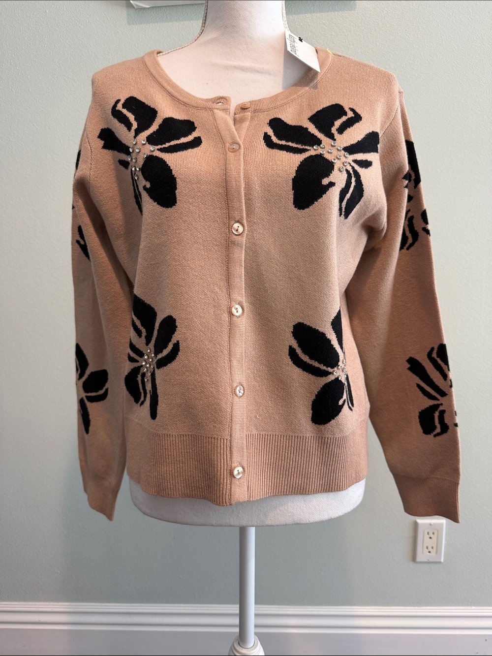 NWTS beige Floral Button-Front Women's Sweater Cardigan size PL PTP 21